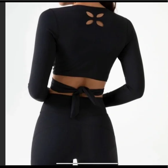 Gigi C / Carbon 38 Tina Wrap Black in Small - Picture 2 of 3